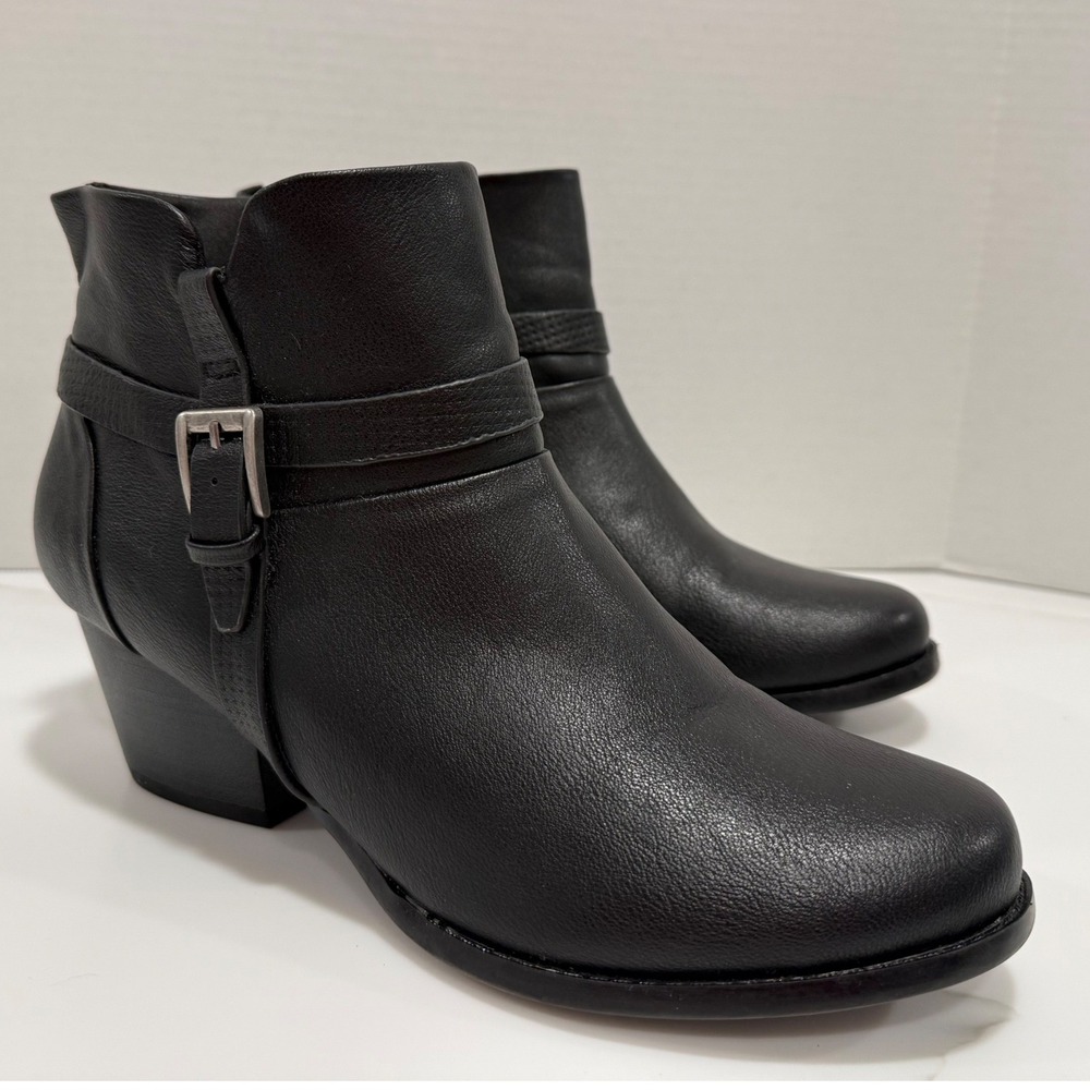 Baretraps Womens Black Ankle Boots Booties Buckle Detail Faux Leather 10M Moto